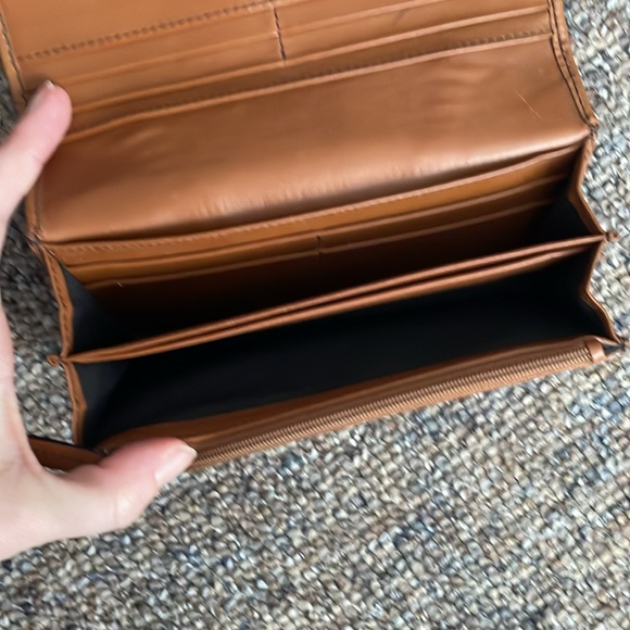 Burberry Tan and Black Wallet with Classic Check Design - Picture 11 of 15